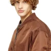 j-held Bomberjacka i vadderad nylon med Oval D j-held Bomberjacka i vadderad nylon med Oval D