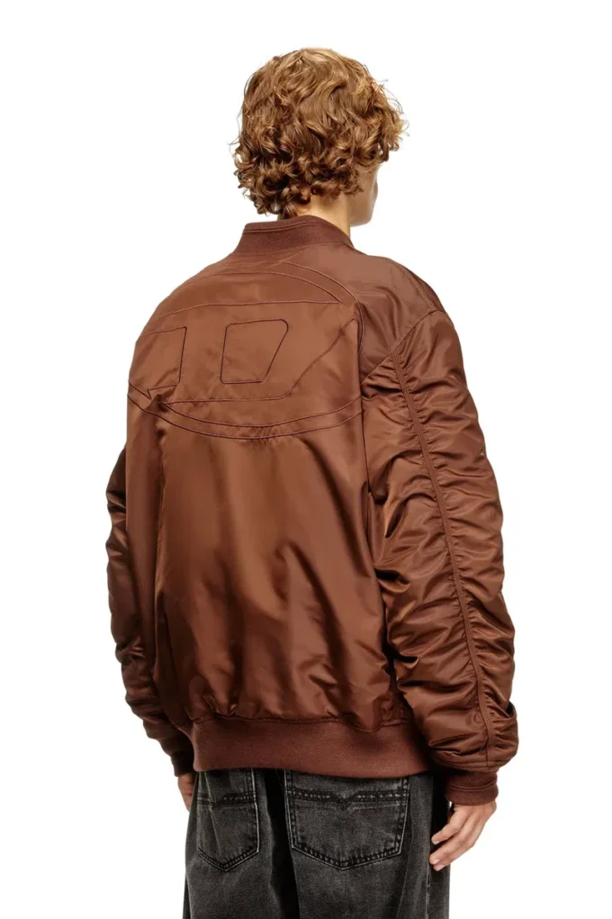 j-held Bomberjacka i vadderad nylon med Oval D j-held Bomberjacka i vadderad nylon med Oval D
