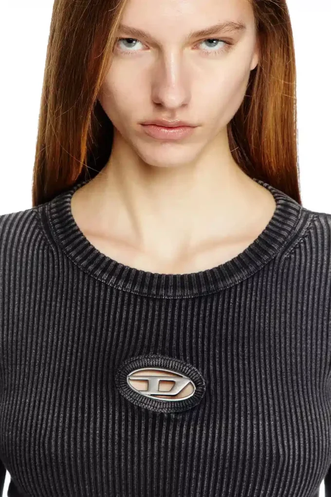 m-anchor-a Kort jumper med utskuren logotyp m-anchor-a Kort jumper med utskuren logotyp
