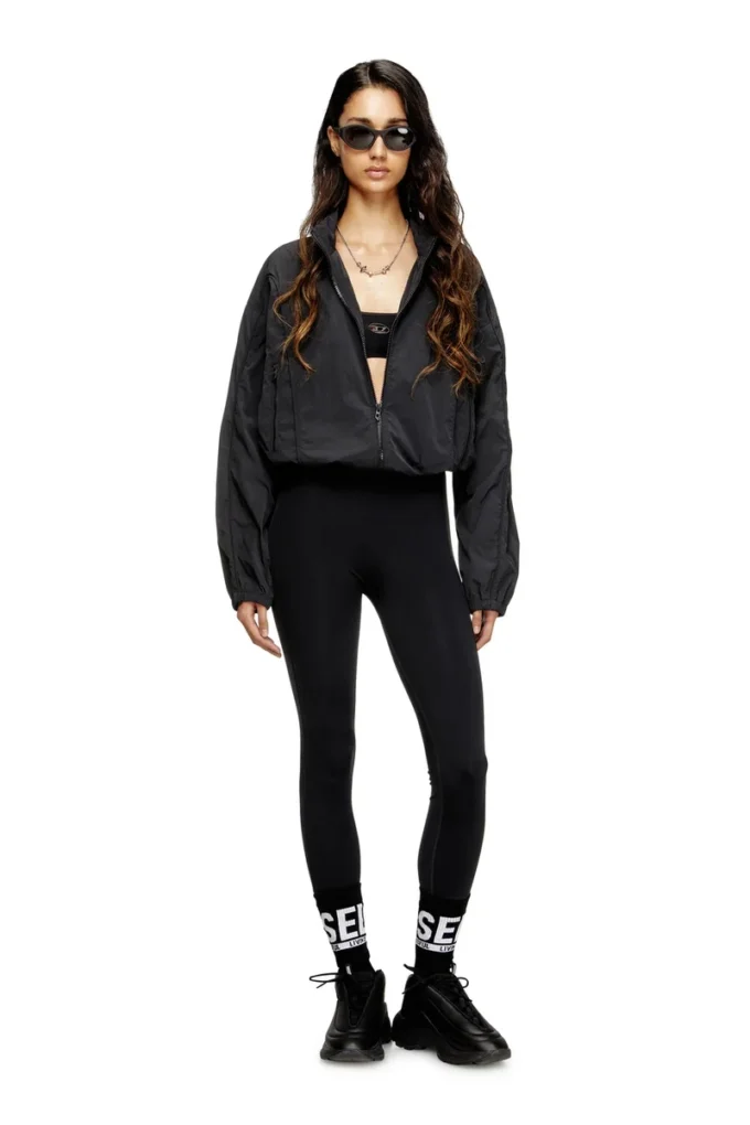 meredith-utlt Nylonleggings med utskärning bak Oval D meredith-utlt Nylonleggings med utskärning bak Oval D