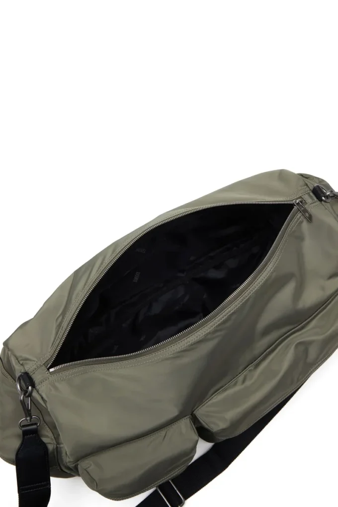 multi-pkts duffle x Multi-Pkts-Multipocket duffelväska i praktiskt skal