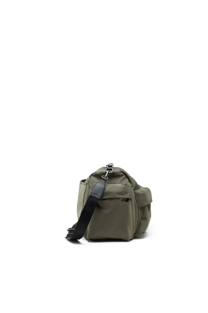 multi-pkts duffle x Multi-Pkts-Multipocket duffelväska i praktiskt skal