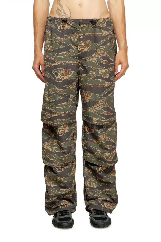p-anic Cargobyxor i nylon med kamouflageprint p-anic Cargobyxor i nylon med kamouflageprint