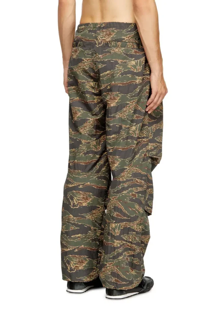 p-anic Cargobyxor i nylon med kamouflageprint p-anic Cargobyxor i nylon med kamouflageprint