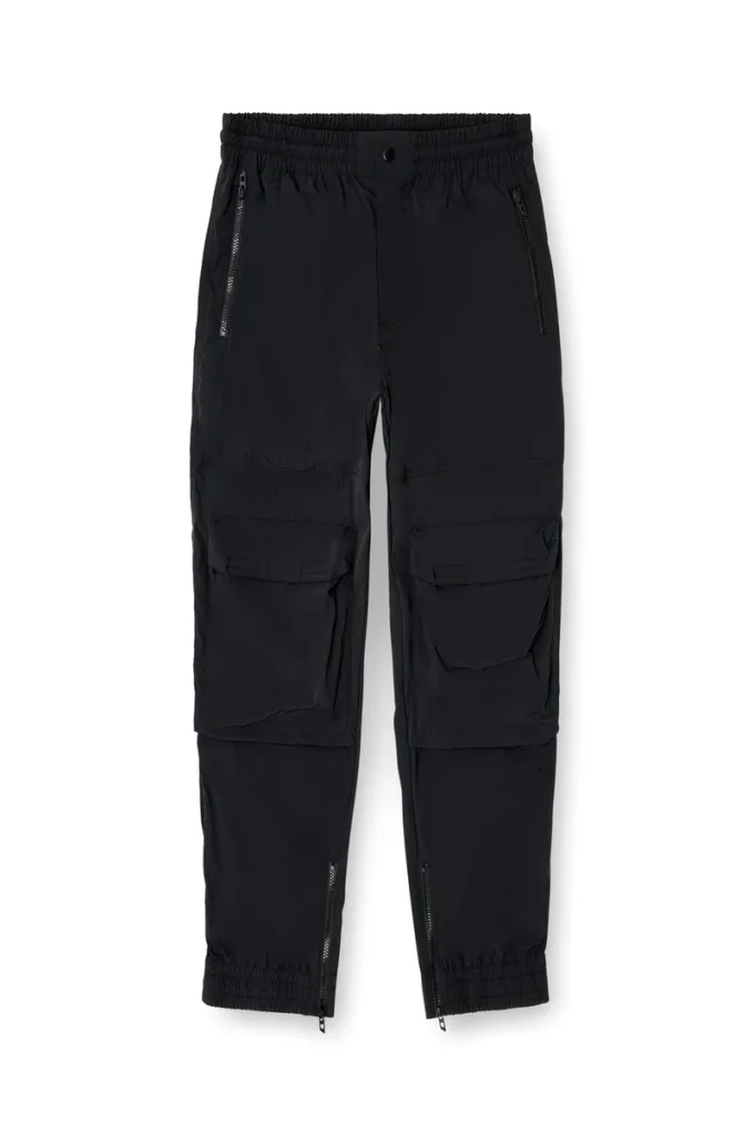 p-beeck-wrd-akad Nylonbyxor med cargofickor p-beeck-wrd-akad Nylonbyxor med cargofickor