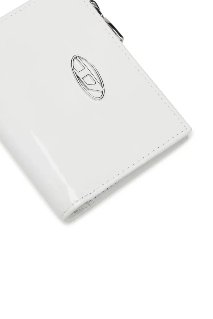 play bi-fold zip ii Liten plånbok i glansigt läder play bi-fold zip ii Liten plånbok i glansigt läder