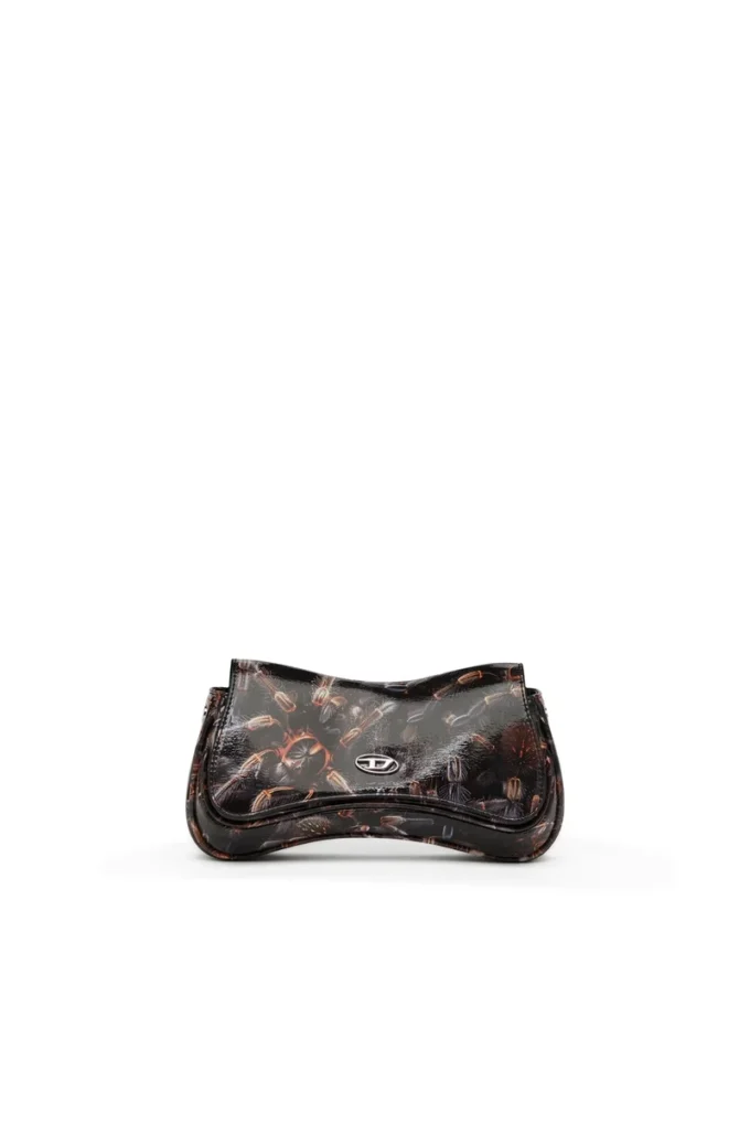 play clutch Play-Glansig clutch med tryck play clutch Play-Glansig clutch med tryck