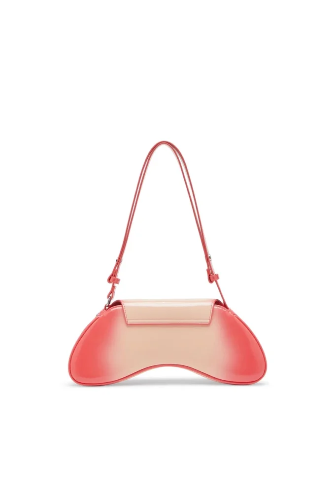 play crossbody Play-axelväska i tryckt glansig PU play crossbody Play-axelväska i tryckt glansig PU