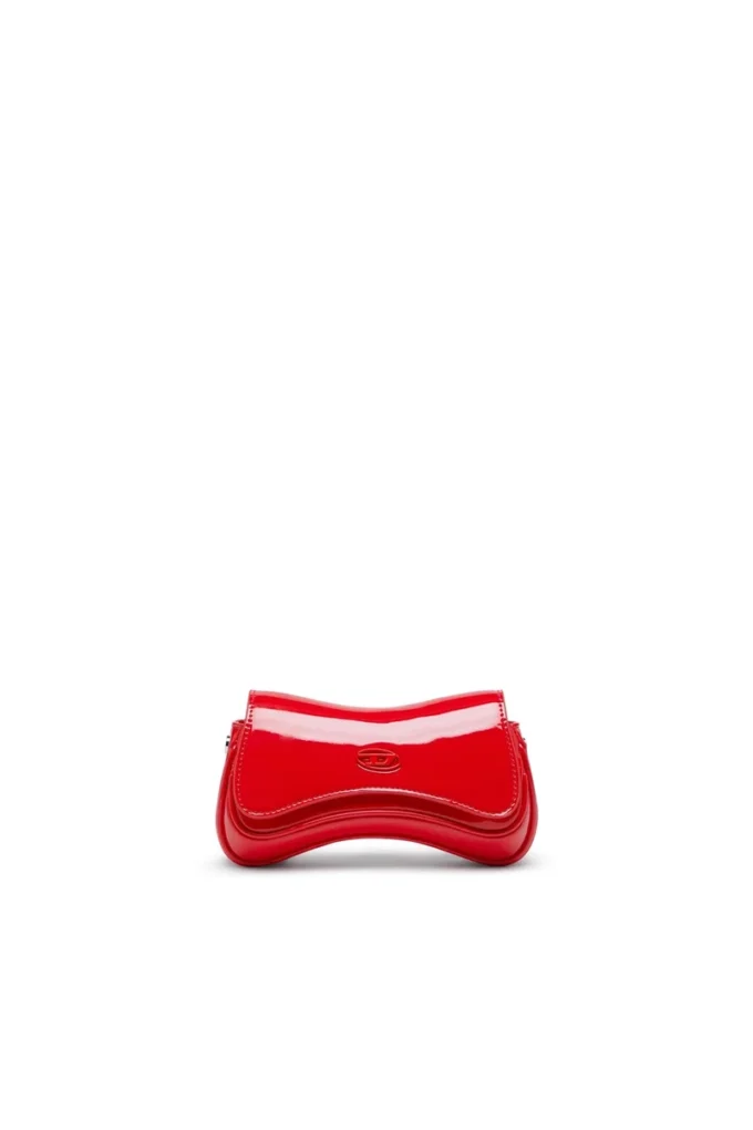 play crossbody xs Play-Small crossbody-väska i glansig PU