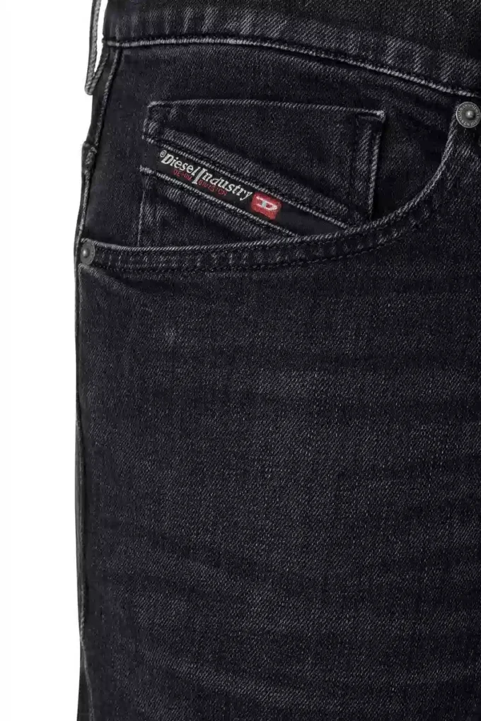 regular jeans 2005 d-fining 09b83 Hitta närmaste butik regular jeans 2005 d-fining 09b83 Hitta närmaste butik