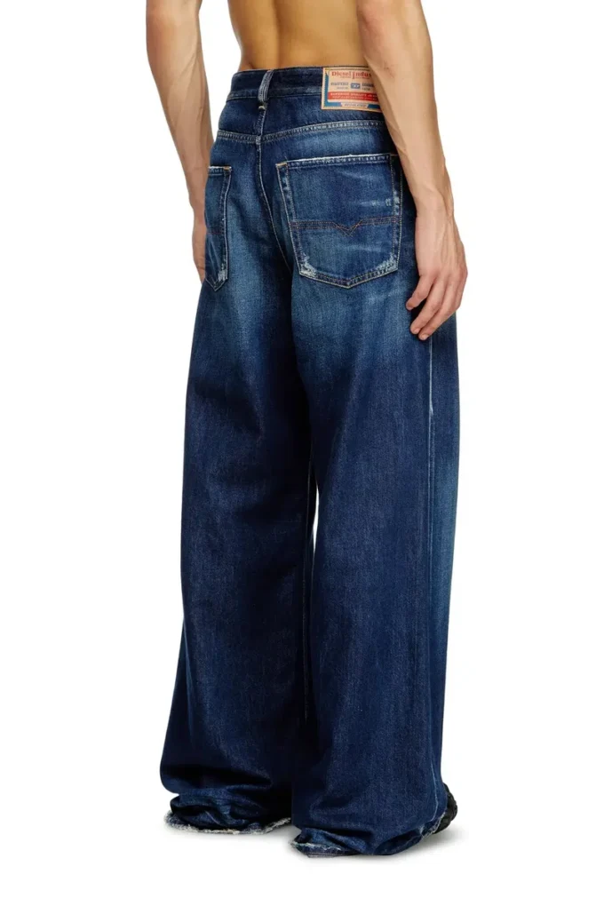 relaxed jeans d-rise 09m06 Hitta närmaste butik relaxed jeans d-rise 09m06 Hitta närmaste butik