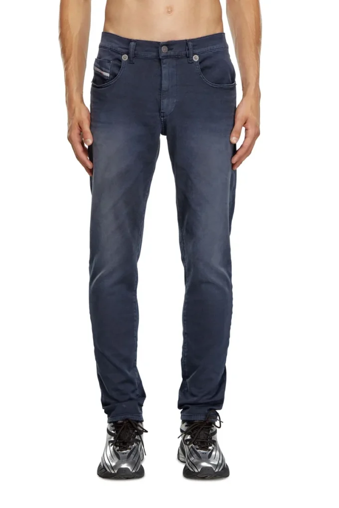 slim 2060 d-strukt joggjeans® 0670m Hitta närmaste butik slim 2060 d-strukt joggjeans® 0670m Hitta närmaste butik