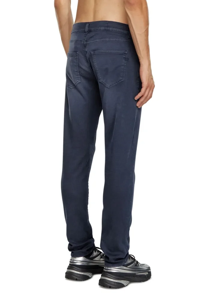 slim 2060 d-strukt joggjeans® 0670m Hitta närmaste butik slim 2060 d-strukt joggjeans® 0670m Hitta närmaste butik