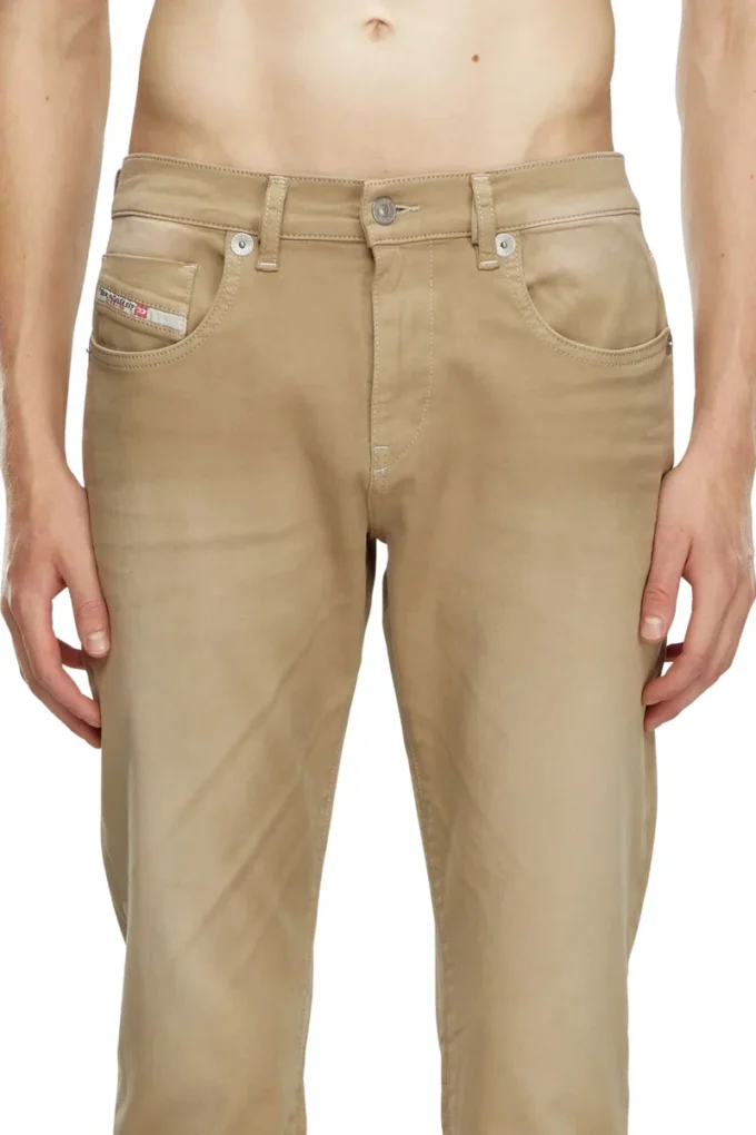 slim 2060 d-strukt joggjeans® 0670m Hitta närmaste butik slim 2060 d-strukt joggjeans® 0670m Hitta närmaste butik