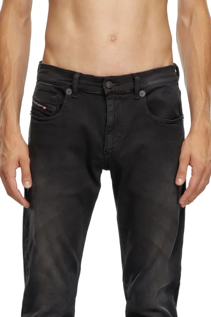 slim 2060 d-strukt joggjeans® 0670m Hitta närmaste butik slim 2060 d-strukt joggjeans® 0670m Hitta närmaste butik