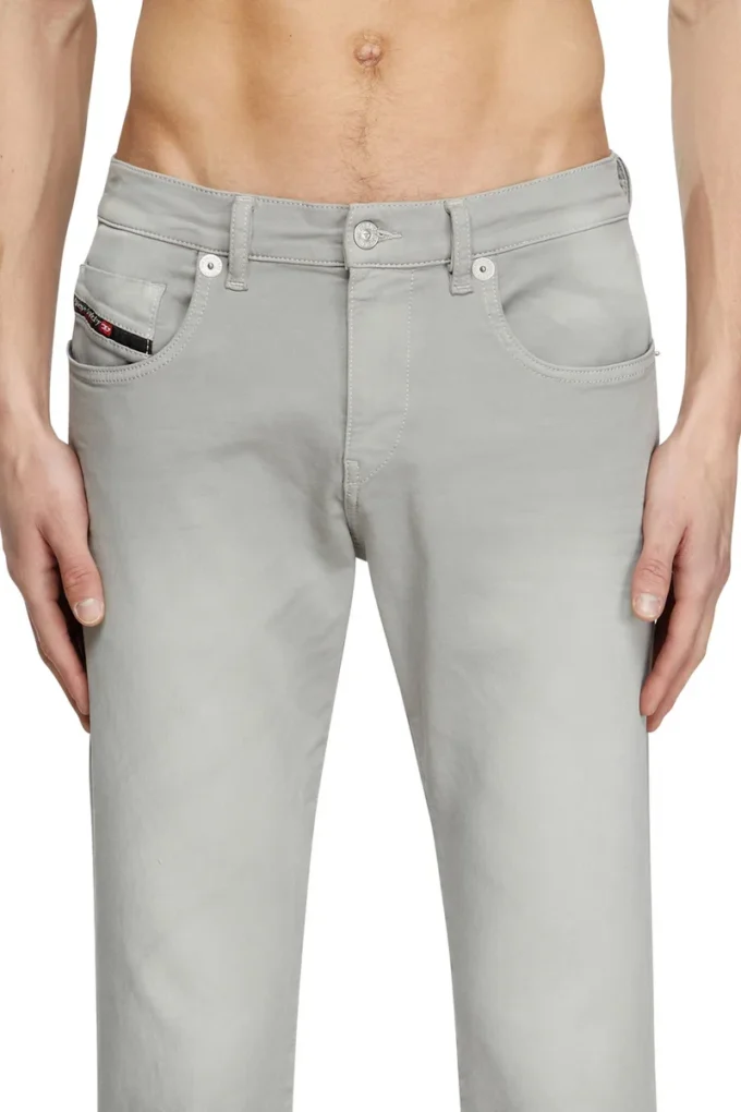 slim 2060 d-strukt joggjeans® 0670m Hitta närmaste butik slim 2060 d-strukt joggjeans® 0670m Hitta närmaste butik