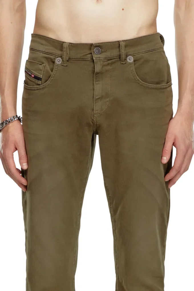 slim 2060 d-strukt joggjeans® 0670m Hitta närmaste butik slim 2060 d-strukt joggjeans® 0670m Hitta närmaste butik
