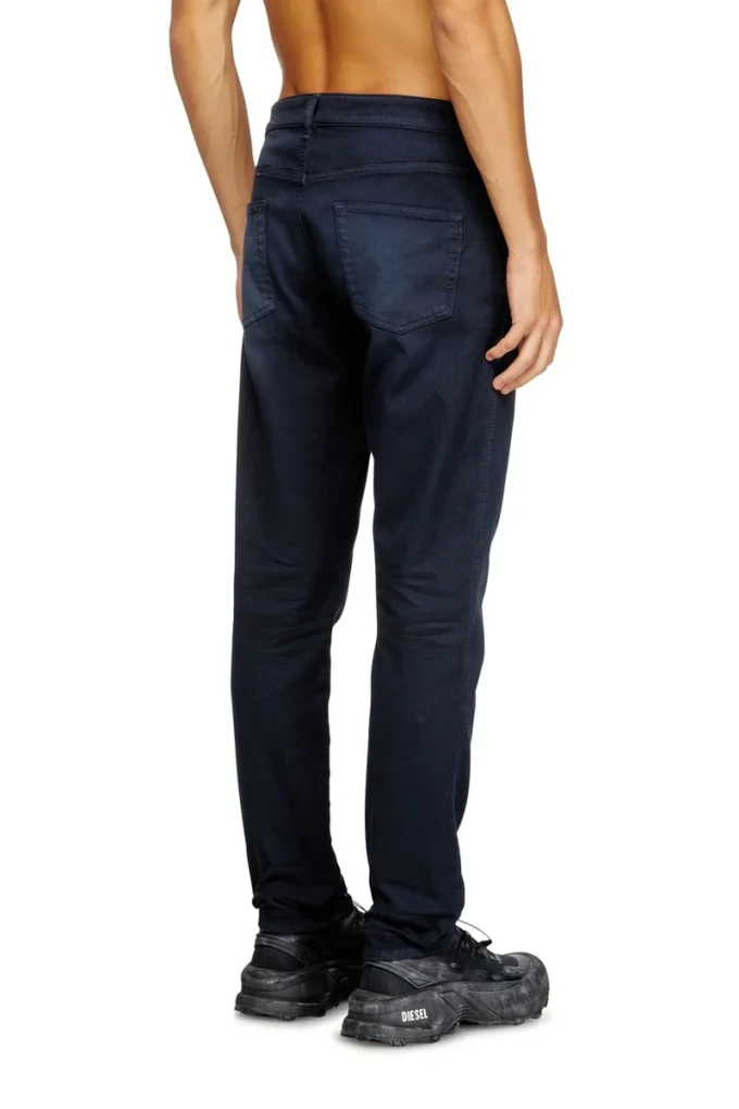 slim 2062 d-strukt joggjeans® 0670m Hitta närmaste butik slim 2062 d-strukt joggjeans® 0670m Hitta närmaste butik
