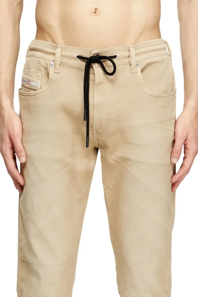 slim 2062 d-strukt joggjeans® 0670m Hitta närmaste butik slim 2062 d-strukt joggjeans® 0670m Hitta närmaste butik