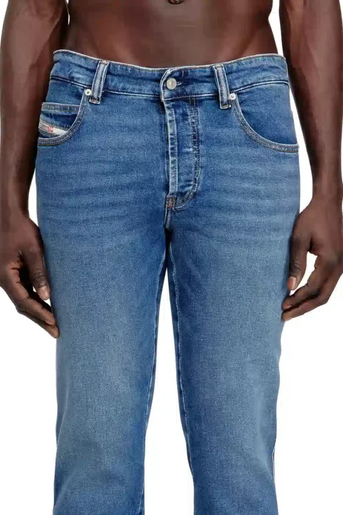 smal jeans 1993 d-vyl 0adba Hitta närmaste butik