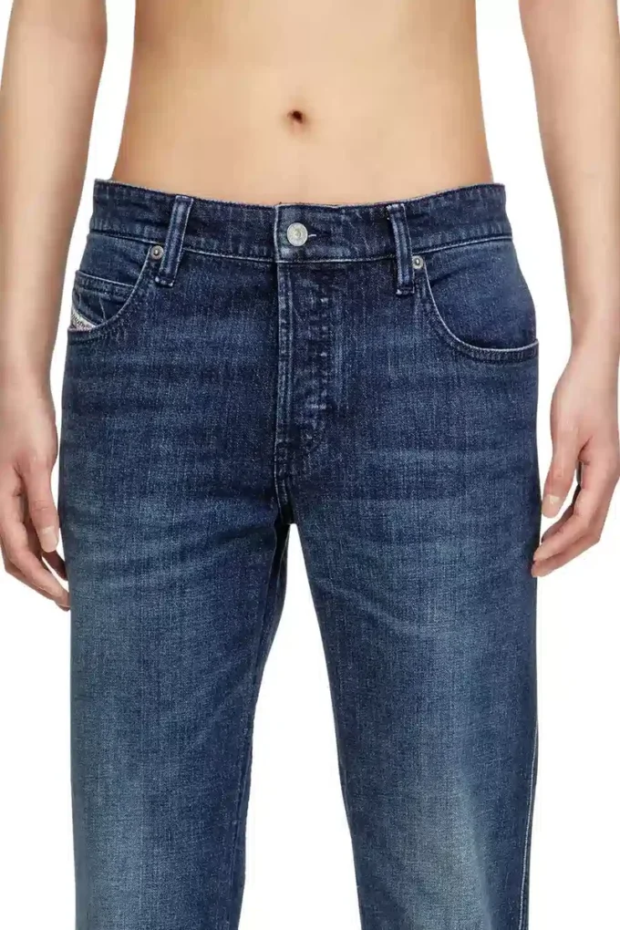 smal jeans 1993 d-vyl 0dbed Hitta närmaste butik