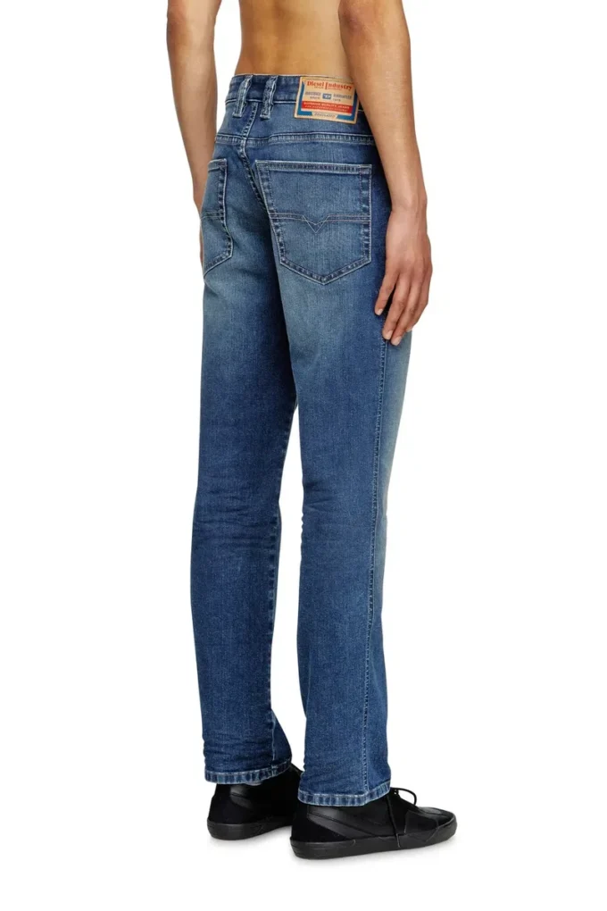 smal jeans 1993 d-vyl 0dbee Hitta närmaste butik