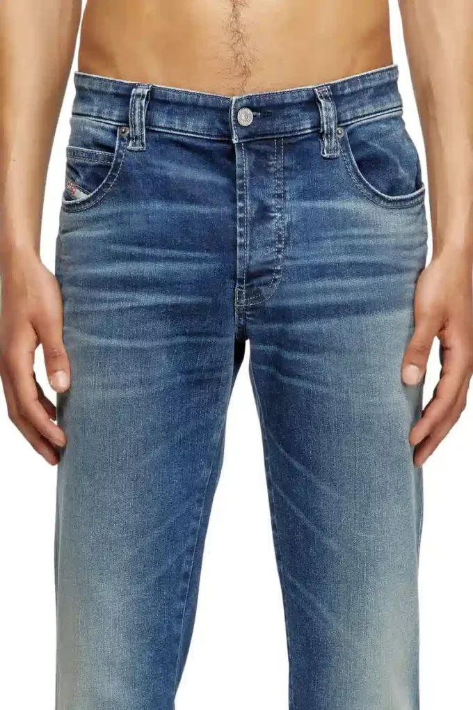 smal jeans 1993 d-vyl 0dbee Hitta närmaste butik