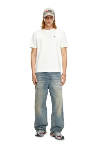 t-adjust-doval-pj T-shirt med oval D-patch