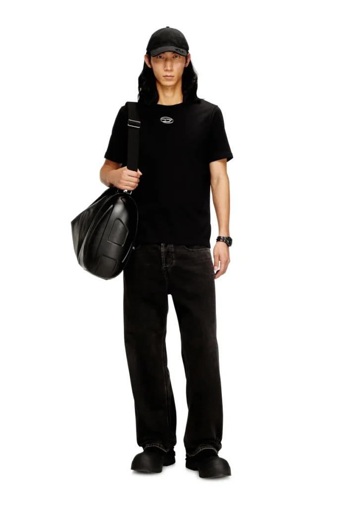 t-adjust-od T-shirt med metalliskt Oval D t-adjust-od T-shirt med metalliskt Oval D