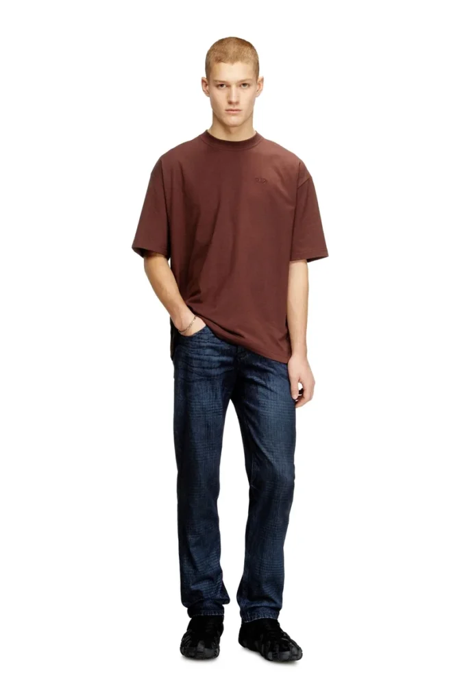 t-boggy-megoval-d T-shirt med maxi oval D-brodyr t-boggy-megoval-d T-shirt med maxi oval D-brodyr