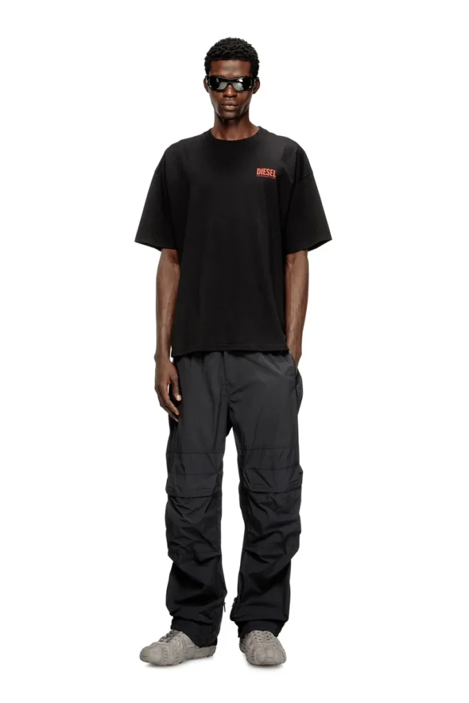 t-boxt-bisk Bomullst-shirt med Diesel Biscotto-tryck t-boxt-bisk Bomullst-shirt med Diesel Biscotto-tryck