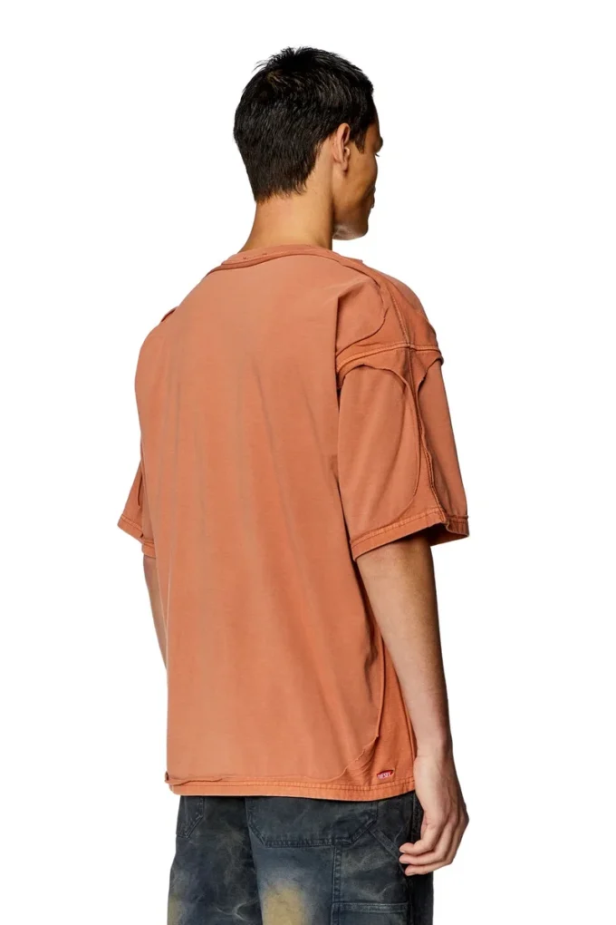 t-boxt-dbl T-shirt med sliten peel-off-effekt t-boxt-dbl T-shirt med sliten peel-off-effekt
