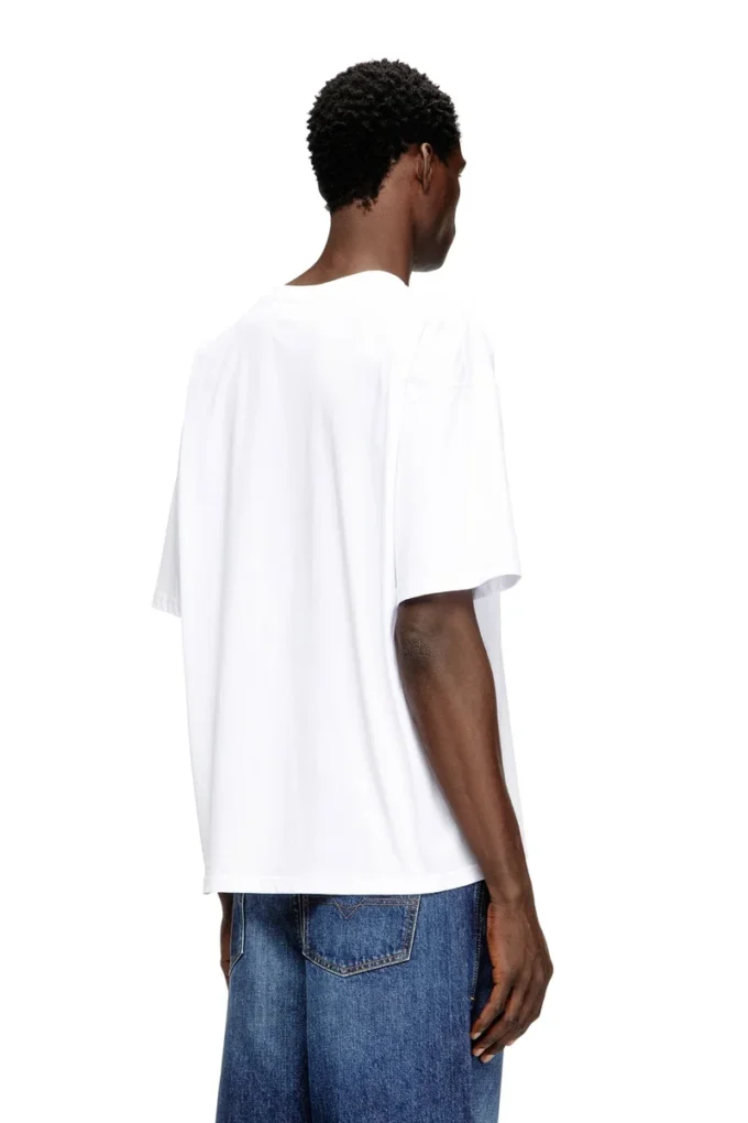 t-boxt-dco Avslappnad bomullst-shirt med broderad oval D t-boxt-dco Avslappnad bomullst-shirt med broderad oval D