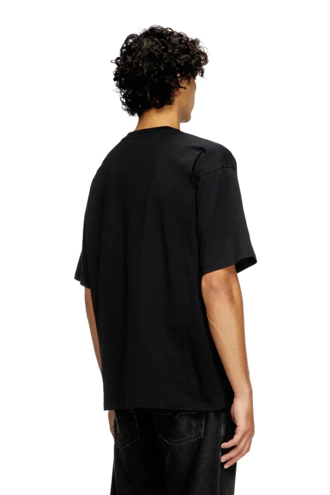 t-boxt-div T-shirt med Diesel-patchlogotyp t-boxt-div T-shirt med Diesel-patchlogotyp