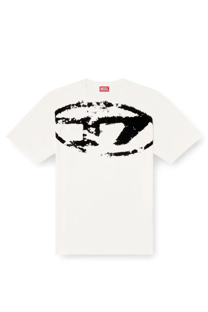t-boxt-n14 T-shirt med slitna flockade logotyper t-boxt-n14 T-shirt med slitna flockade logotyper