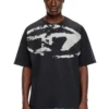 t-boxt-n14 T-shirt med slitna flockade logotyper t-boxt-n14 T-shirt med slitna flockade logotyper