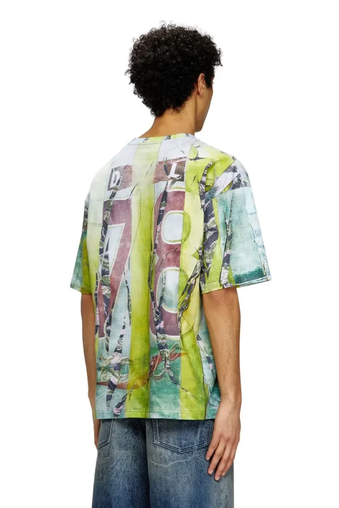 t-boxt-r13 T-shirt med trompe l’oeil-tryck t-boxt-r13 T-shirt med trompe l’oeil-tryck