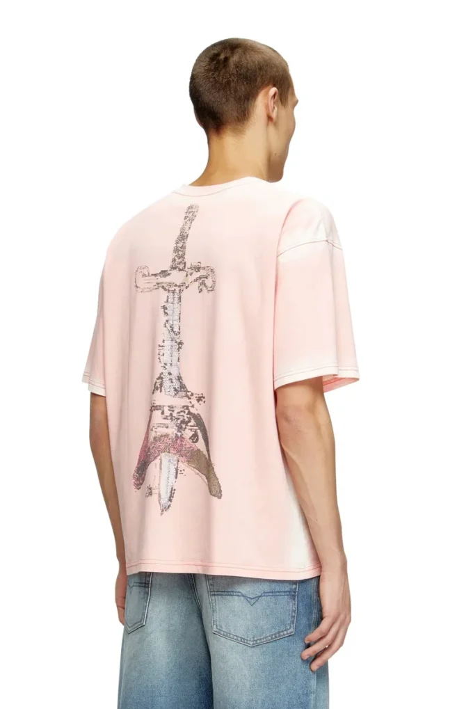 t-boxt-t10 T-shirt med svärdtryck t-boxt-t10 T-shirt med svärdtryck