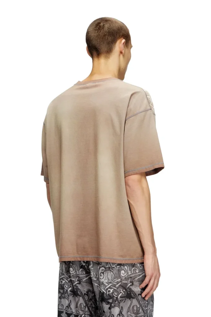 t-boxt-t13 T-shirt med tonalt medeltida tryck t-boxt-t13 T-shirt med tonalt medeltida tryck