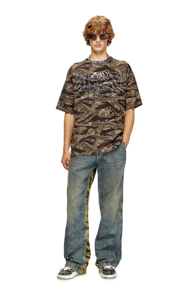 t-boxt-t22 Camo T-shirt med camo-logotyp t-boxt-t22 Camo T-shirt med camo-logotyp