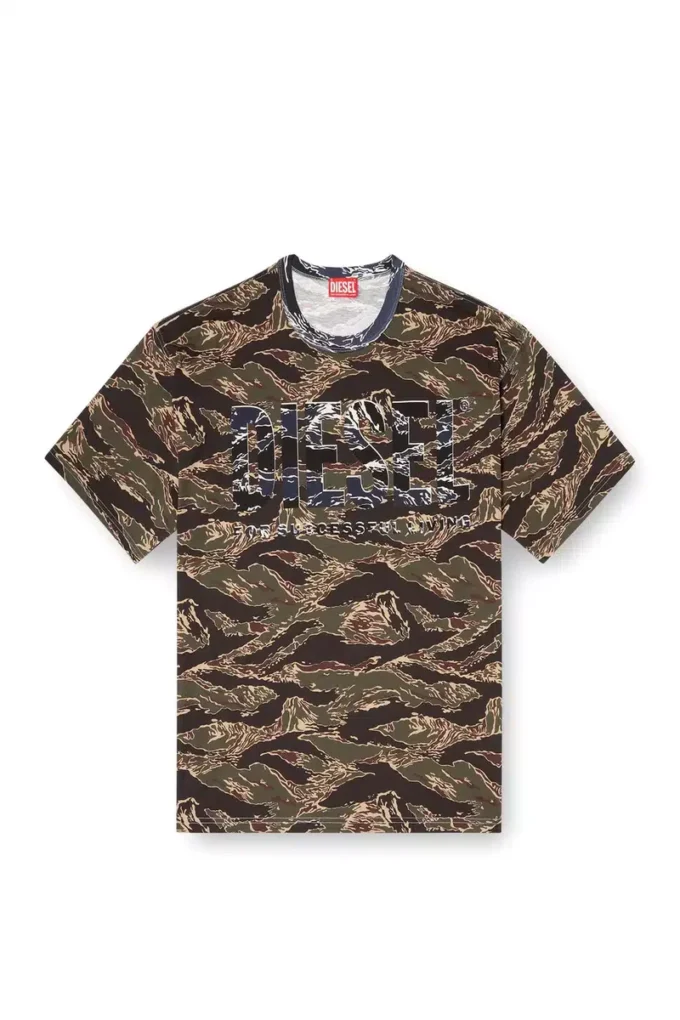 t-boxt-t22 Camo T-shirt med camo-logotyp t-boxt-t22 Camo T-shirt med camo-logotyp