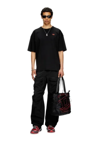 t-boxt-t6 T-shirt med röd oval D