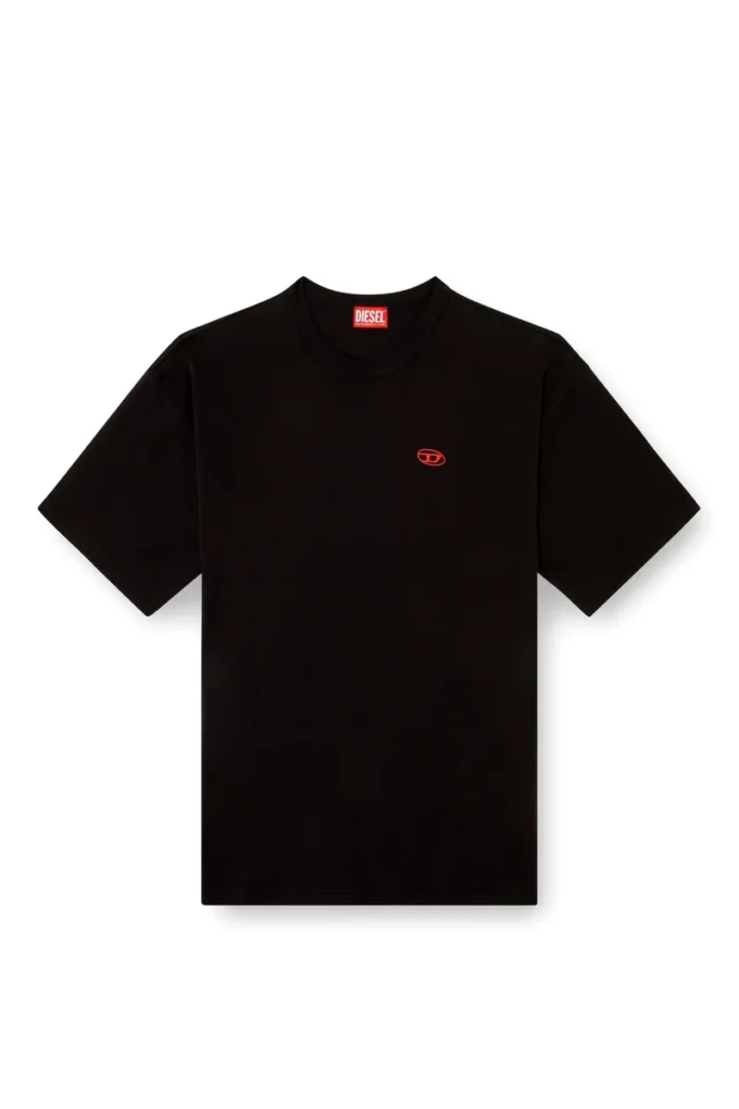 t-boxt-t6 T-shirt med röd oval D t-boxt-t6 T-shirt med röd oval D