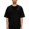 t-boxt-t6 T-shirt med röd oval D t-boxt-t6 T-shirt med röd oval D