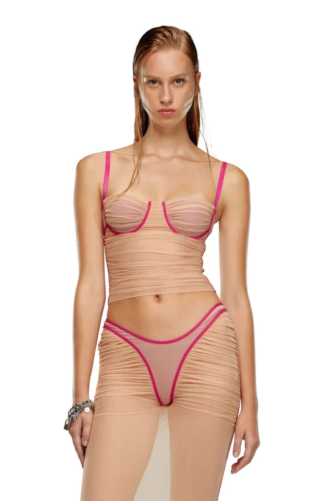 t-hailyna Rynkad mesh-top med kantband t-hailyna Rynkad mesh-top med kantband