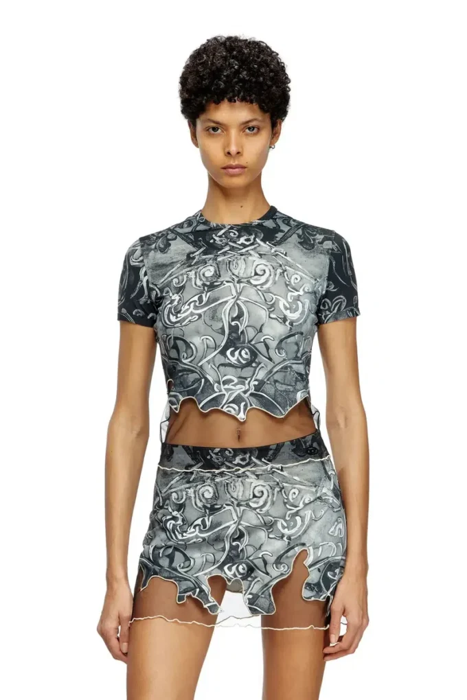 t-inlay Nylon-T-shirt med heraldiskt tryck t-inlay Nylon-T-shirt med heraldiskt tryck