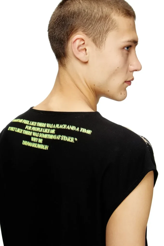 t-isak-a Ärmlös T-shirt med textutskrift t-isak-a Ärmlös T-shirt med textutskrift