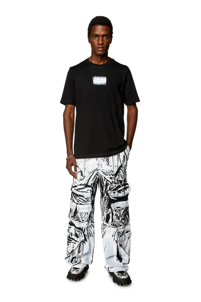 t-just-n4 T-shirt med logotyp i ekologisk bomull t-just-n4 T-shirt med logotyp i ekologisk bomull