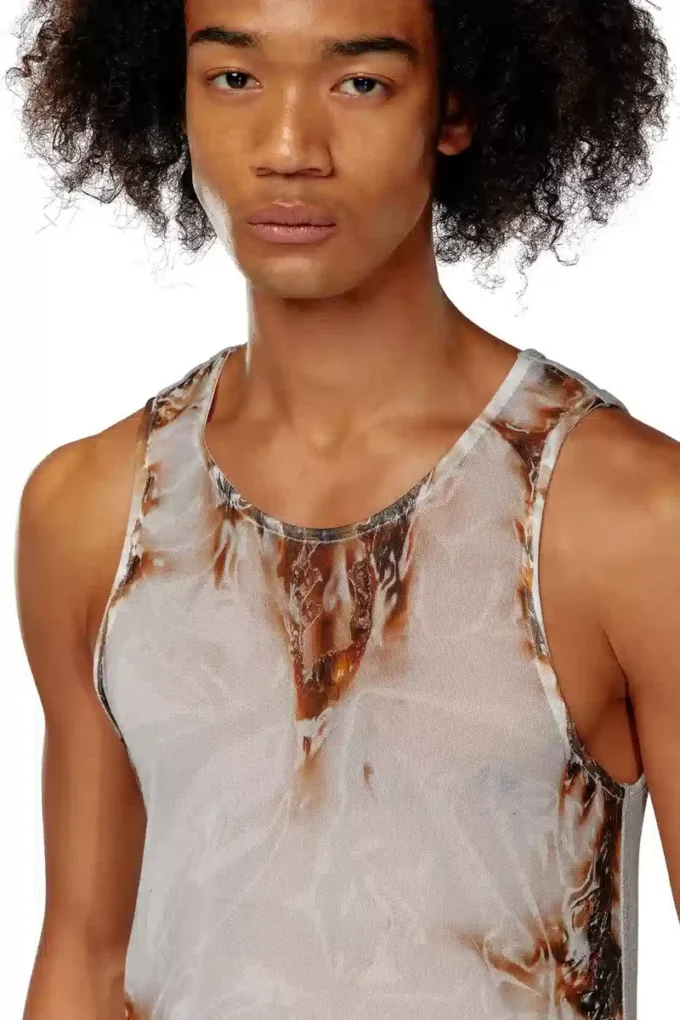 t-lifty-burn-art Tulle-linne med tryck av brinnande plast t-lifty-burn-art Tulle-linne med tryck av brinnande plast