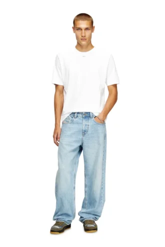 t-madjust-tr Vanlig T-shirt med rund hals och Oval D